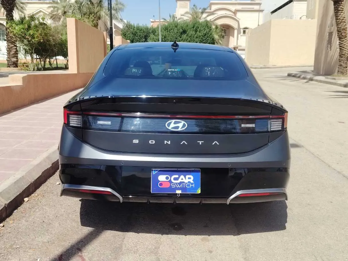 Car image 6