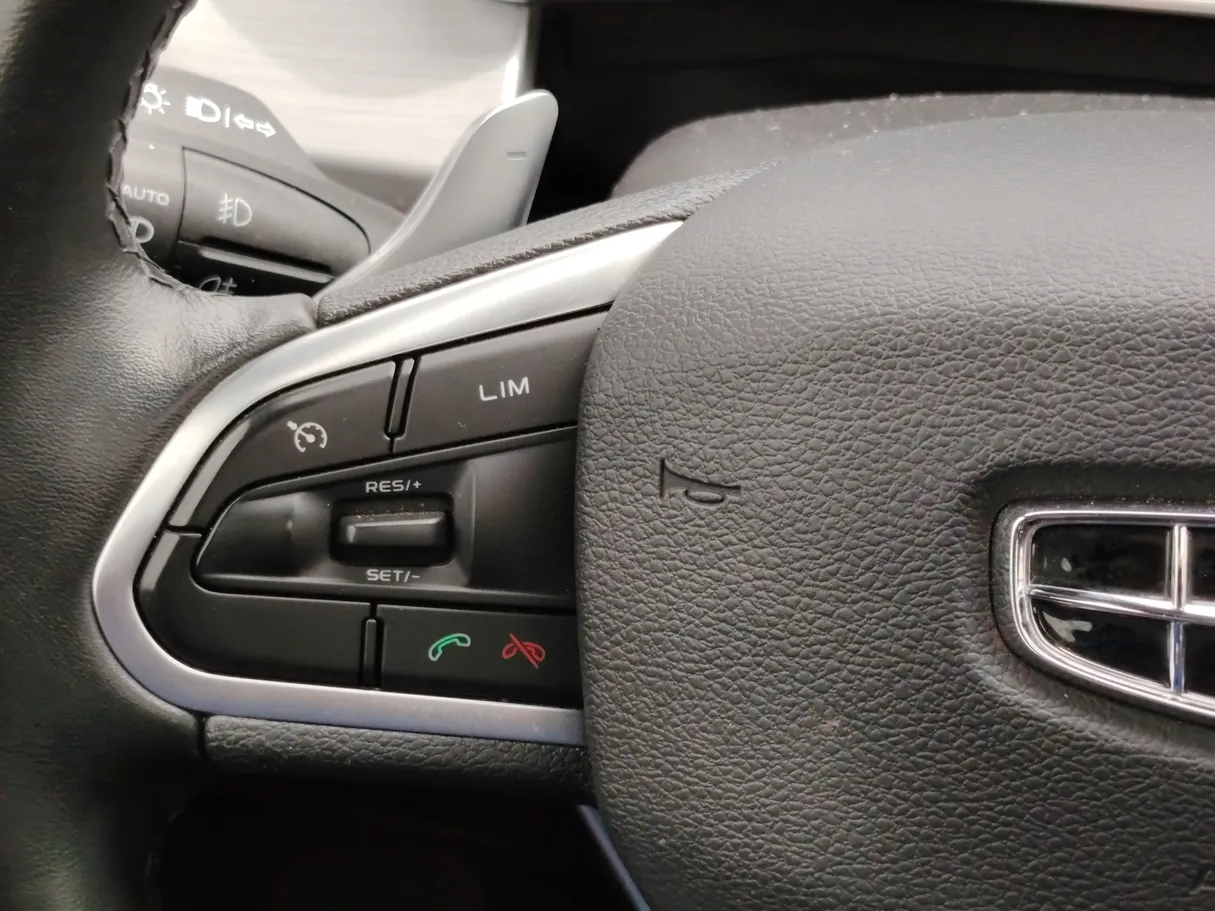 Car image 27