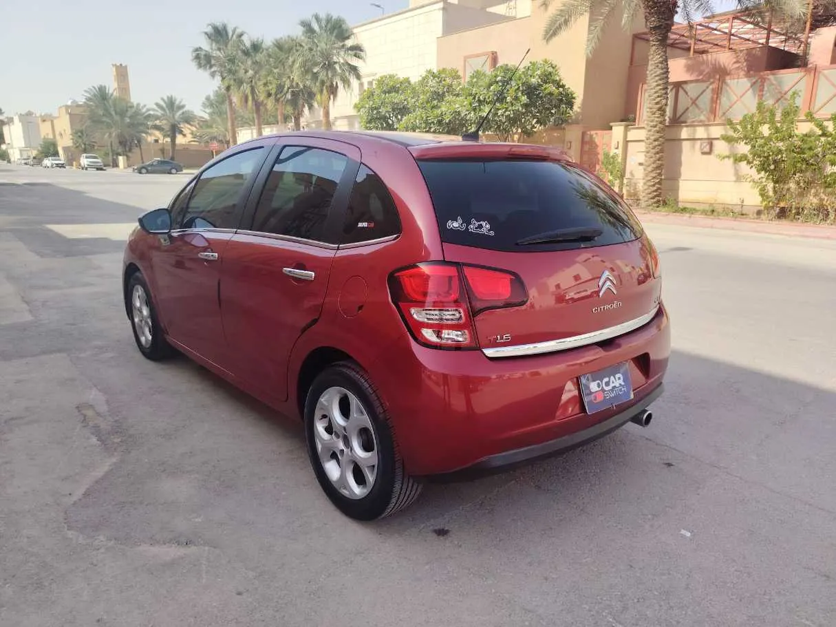 Car image 7