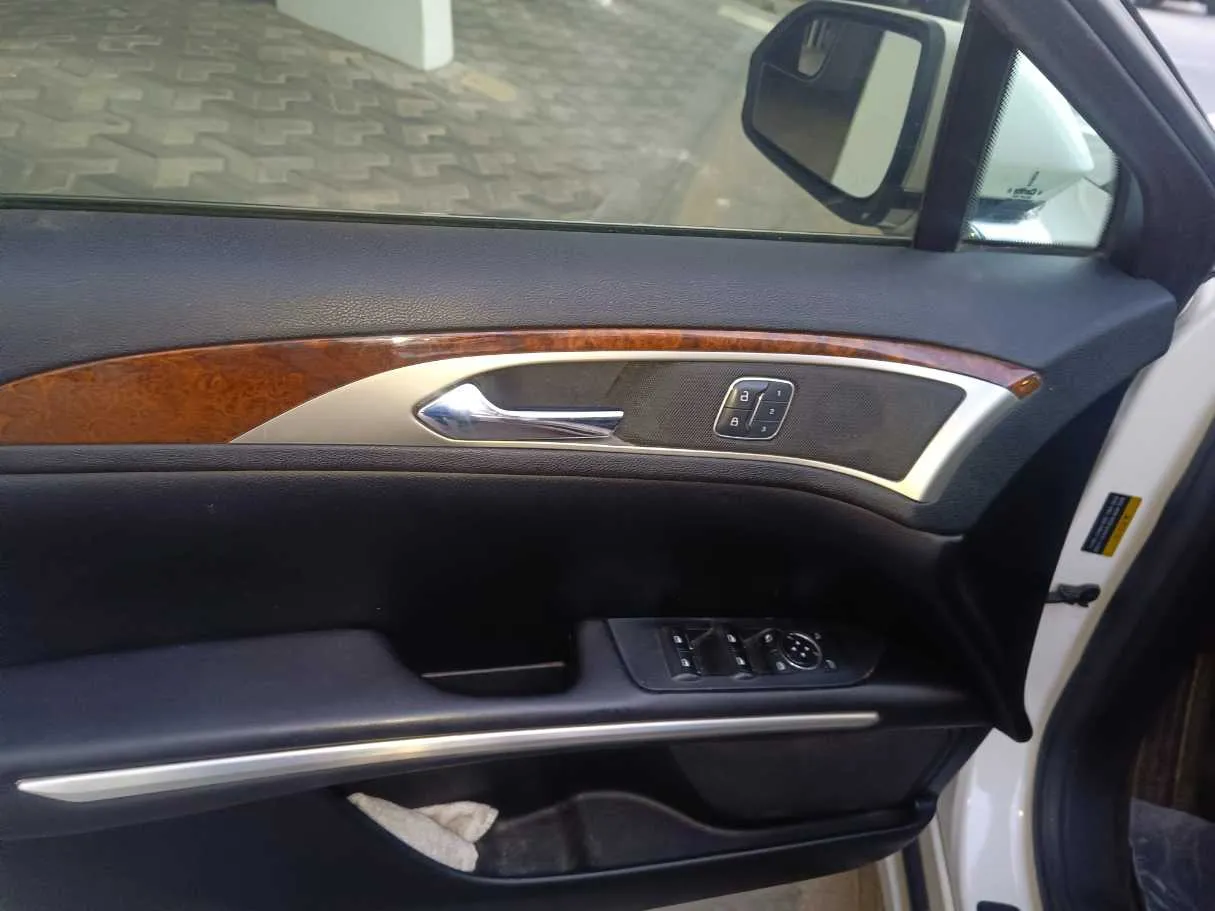 Car image 31