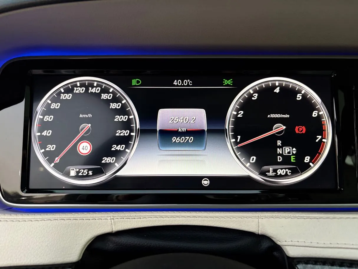Car image 24