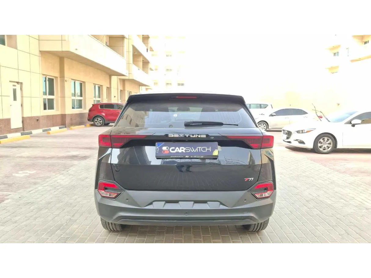 Car image 6