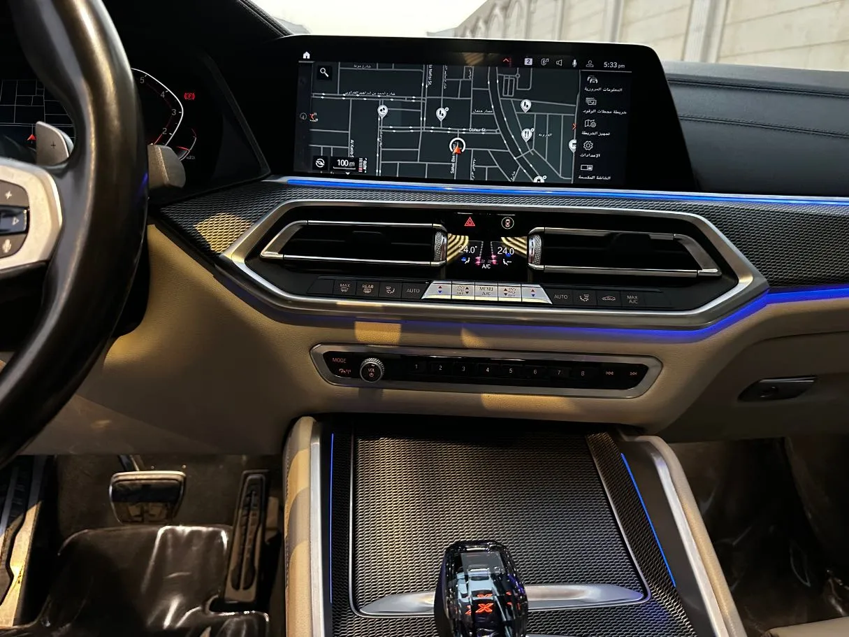 Car image 20