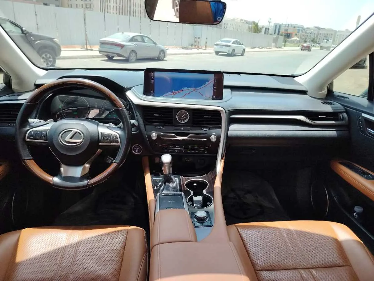 Car image 20
