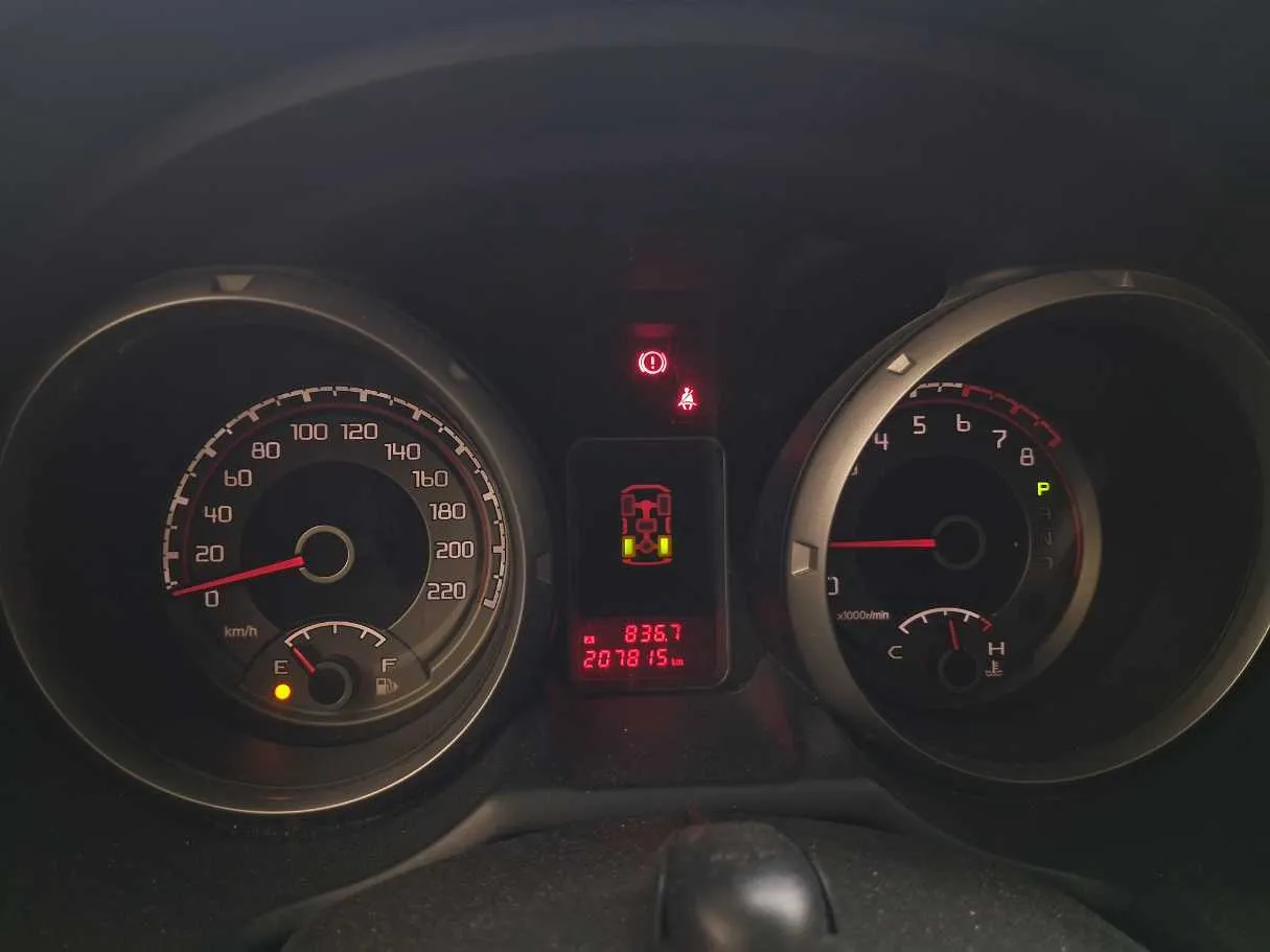 Car image 13