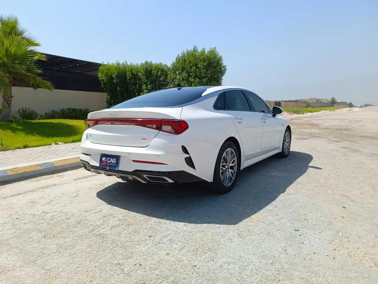 Car image 5