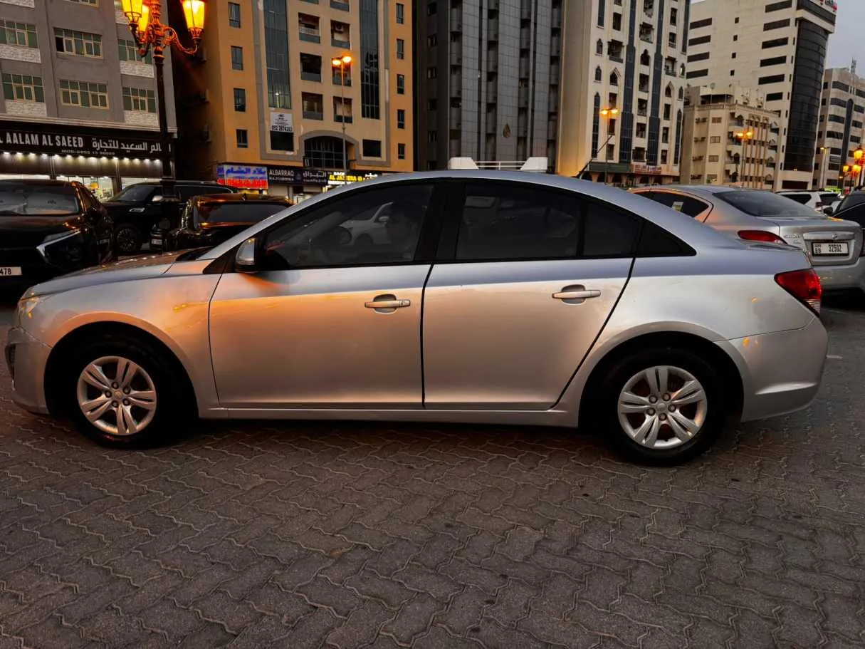 Car image 3