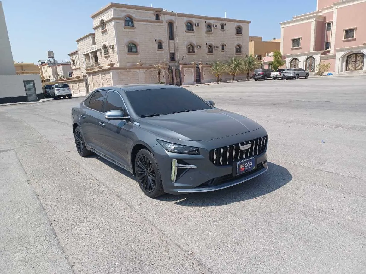 Car image 3