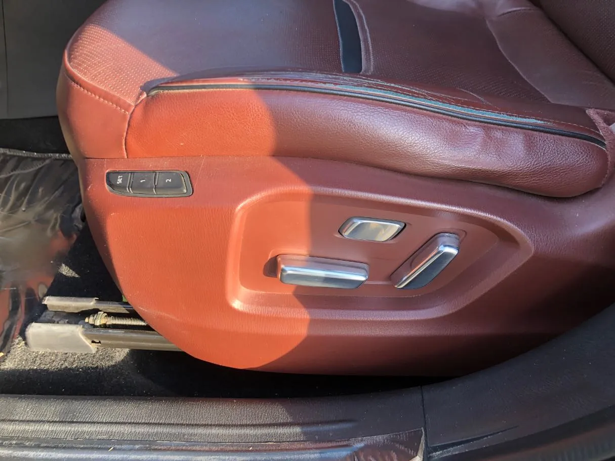 Car image 21