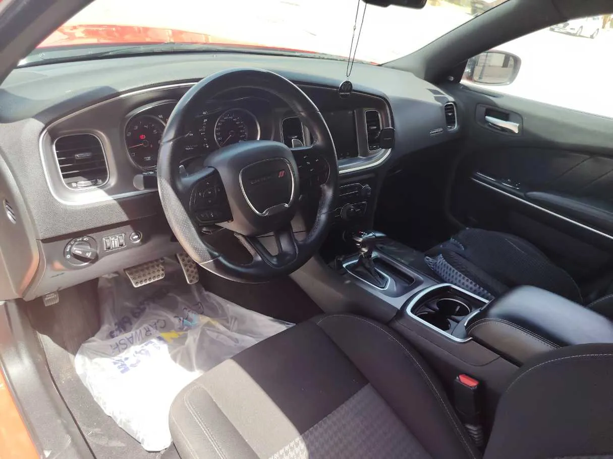 Car image 13
