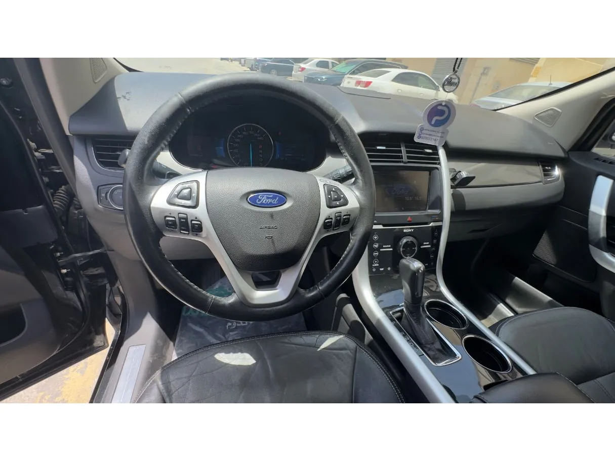 Car image 14