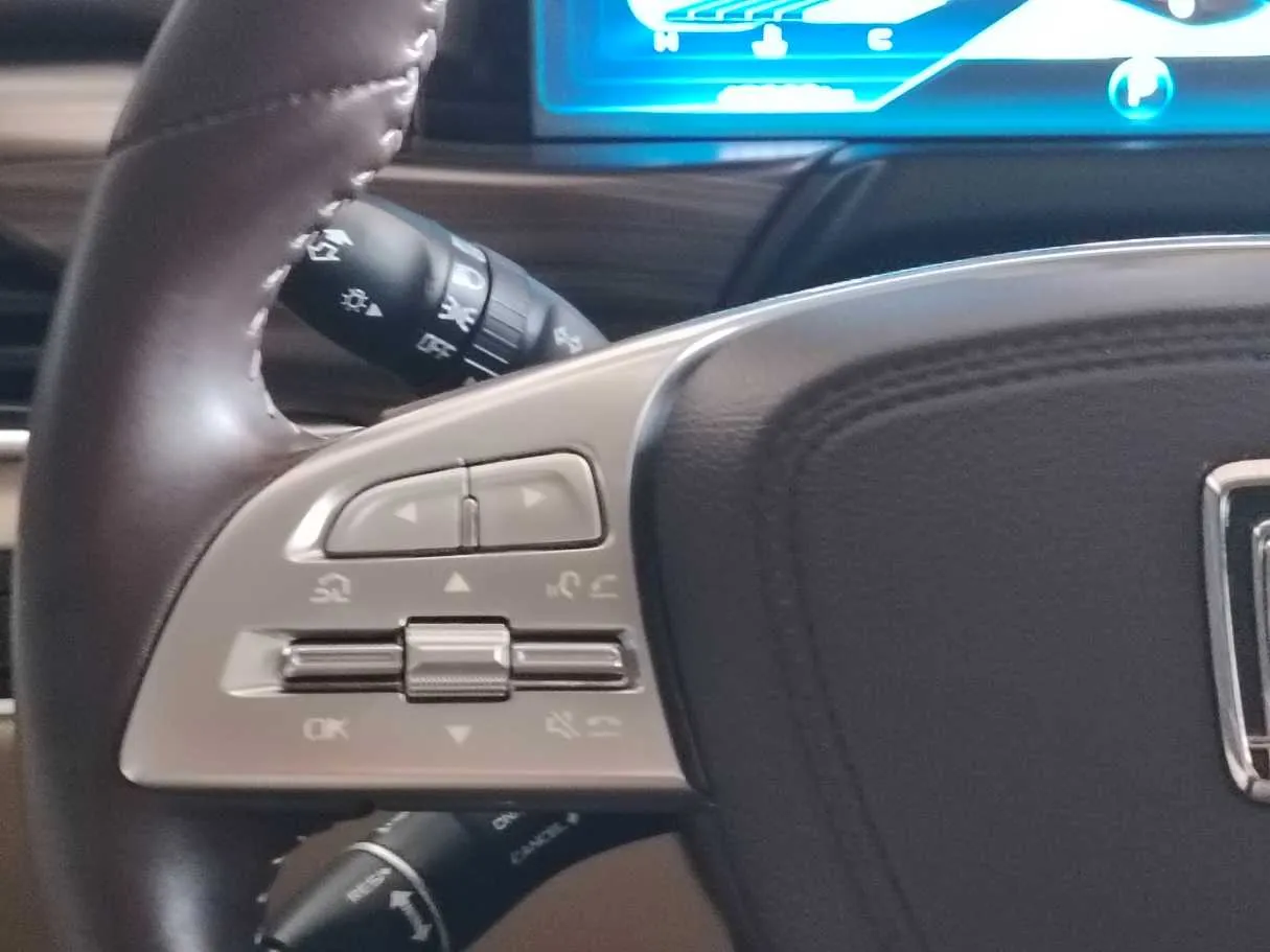 Car image 28