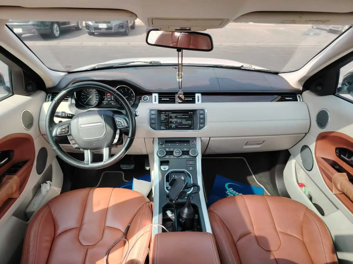 Car image 24