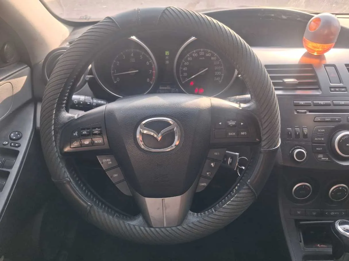 Car image 15