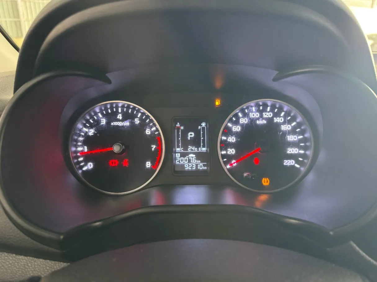 Car image 10