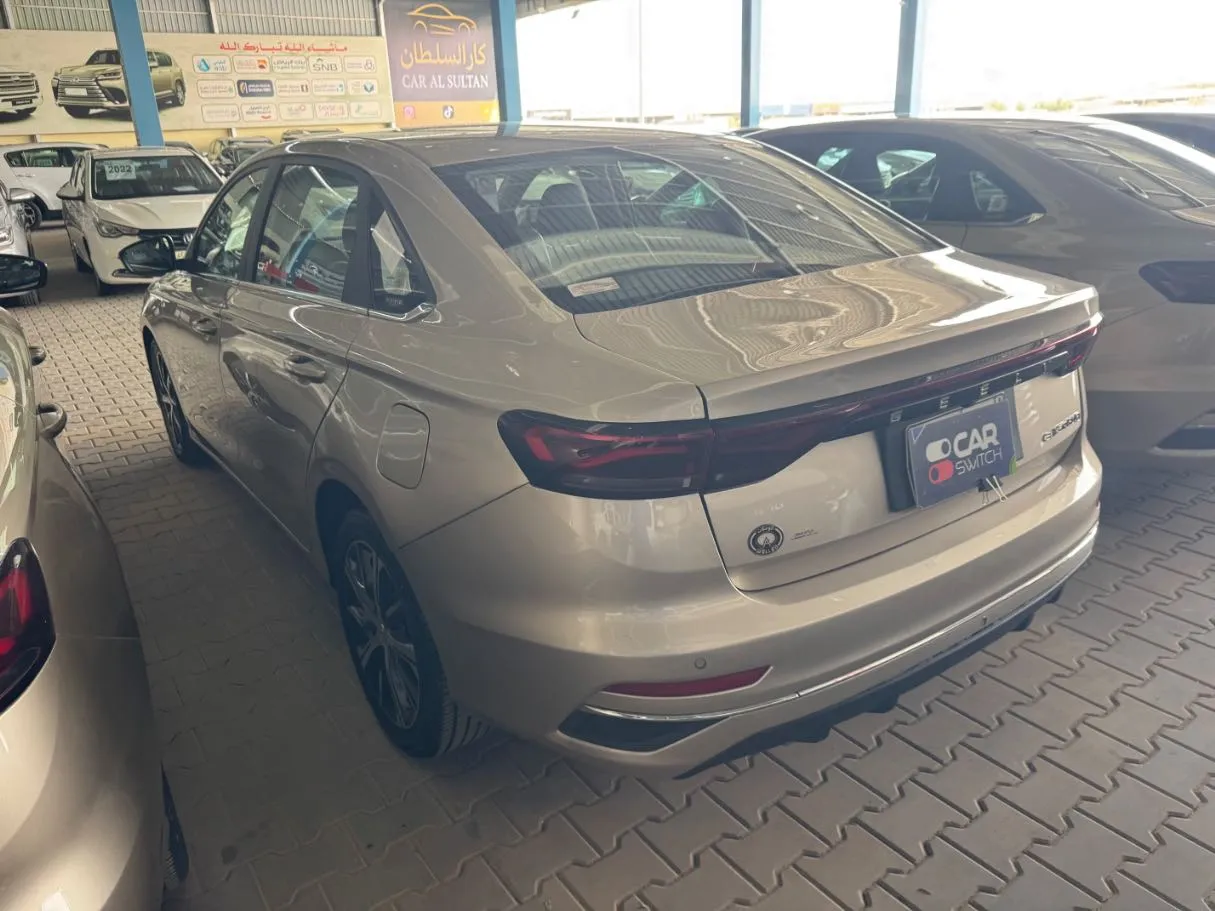 Car image 6