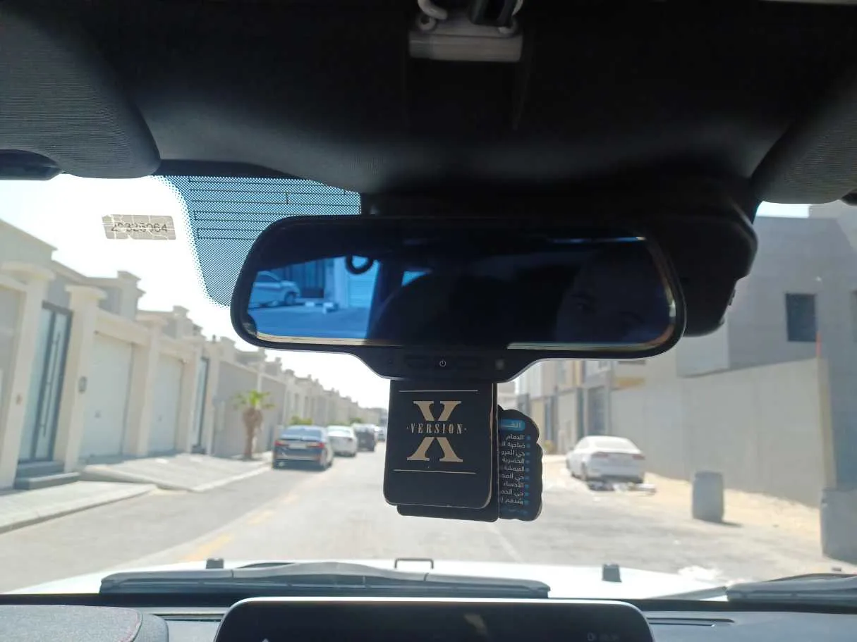 Car image 19