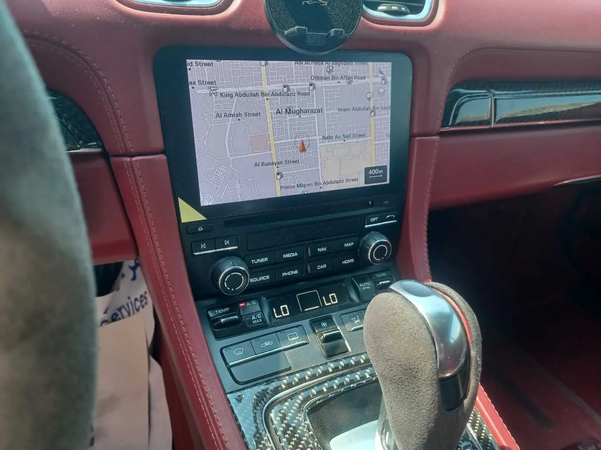 Car image 14