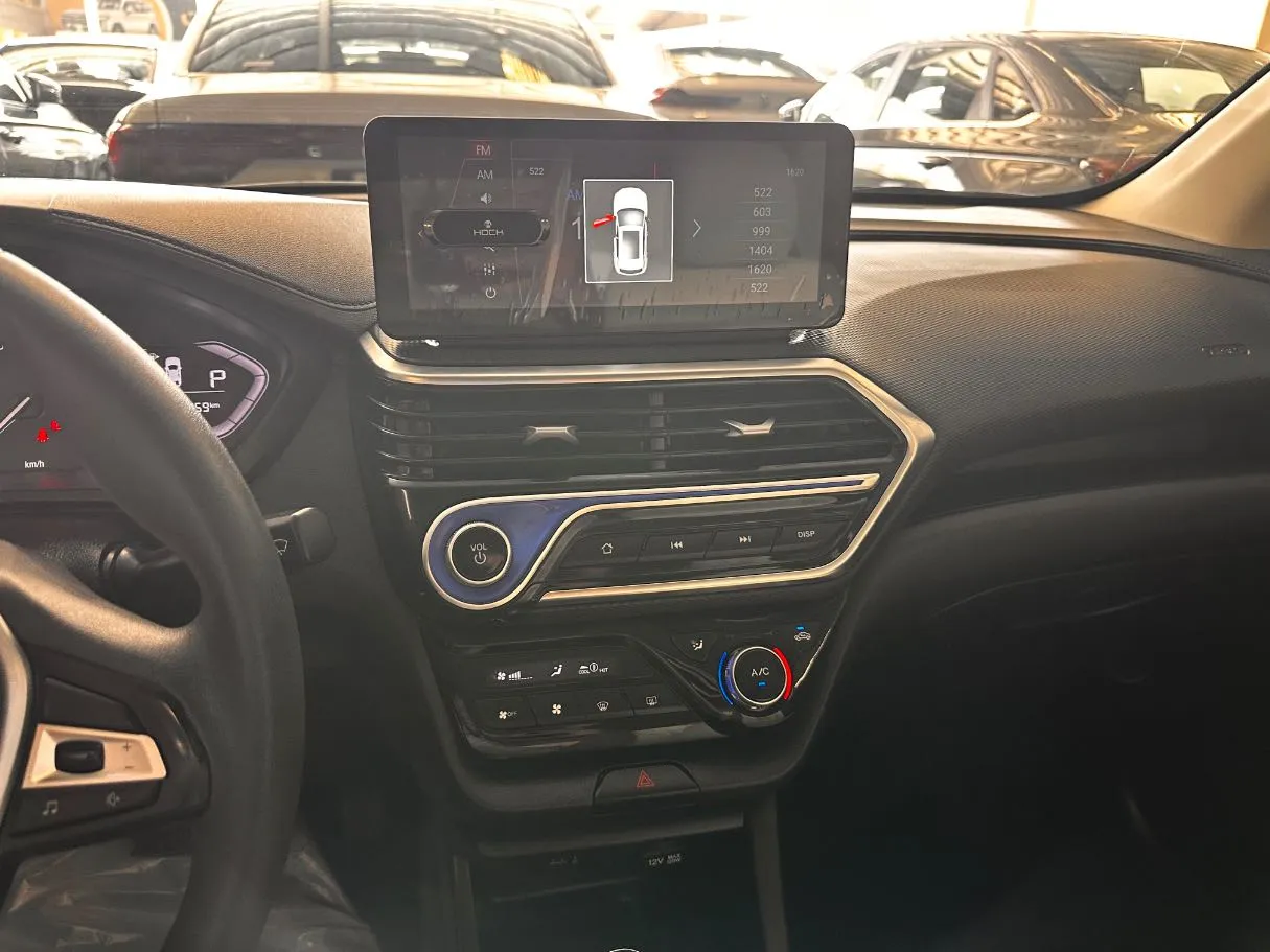 Car image 13