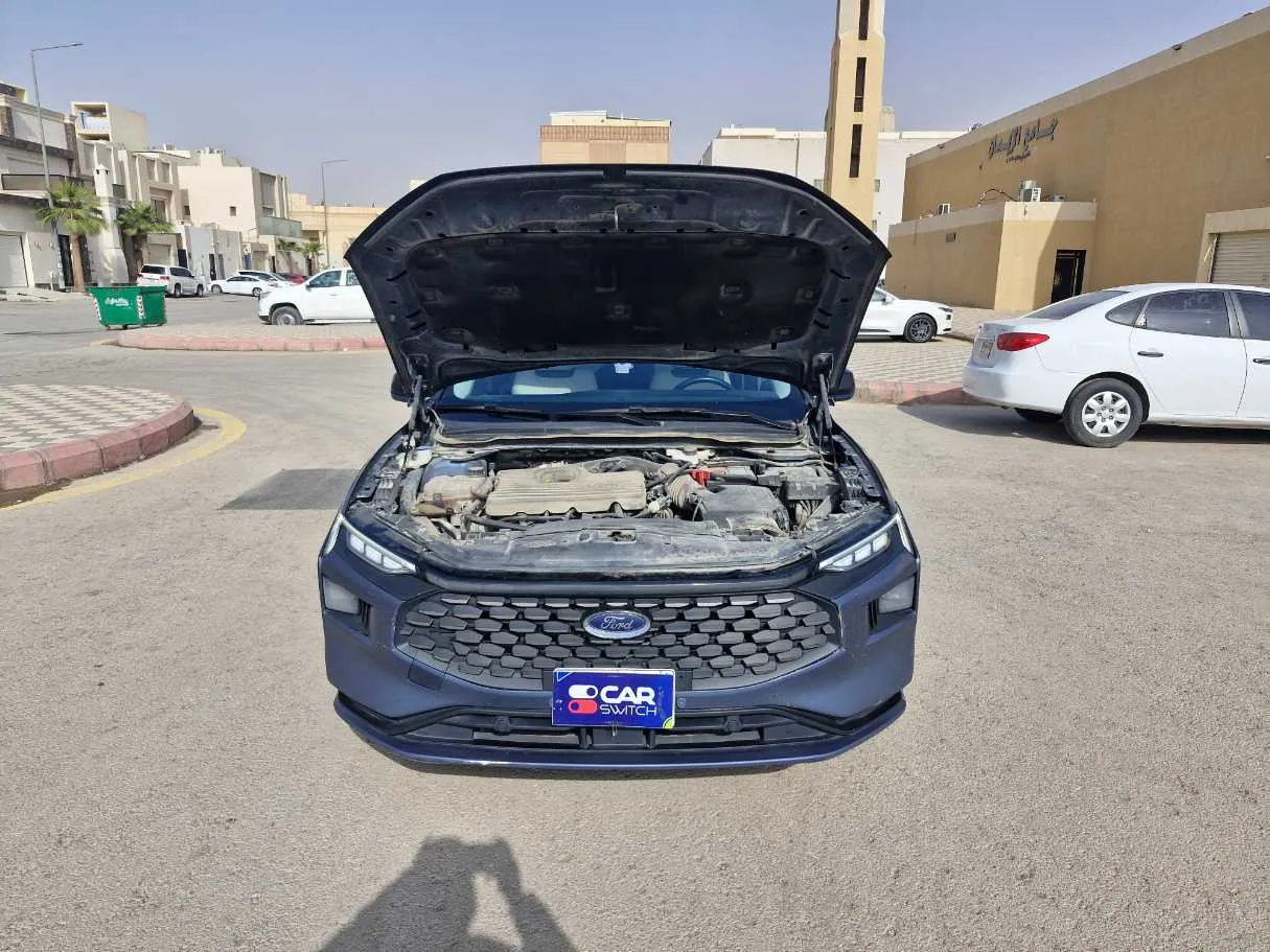 Car image 25