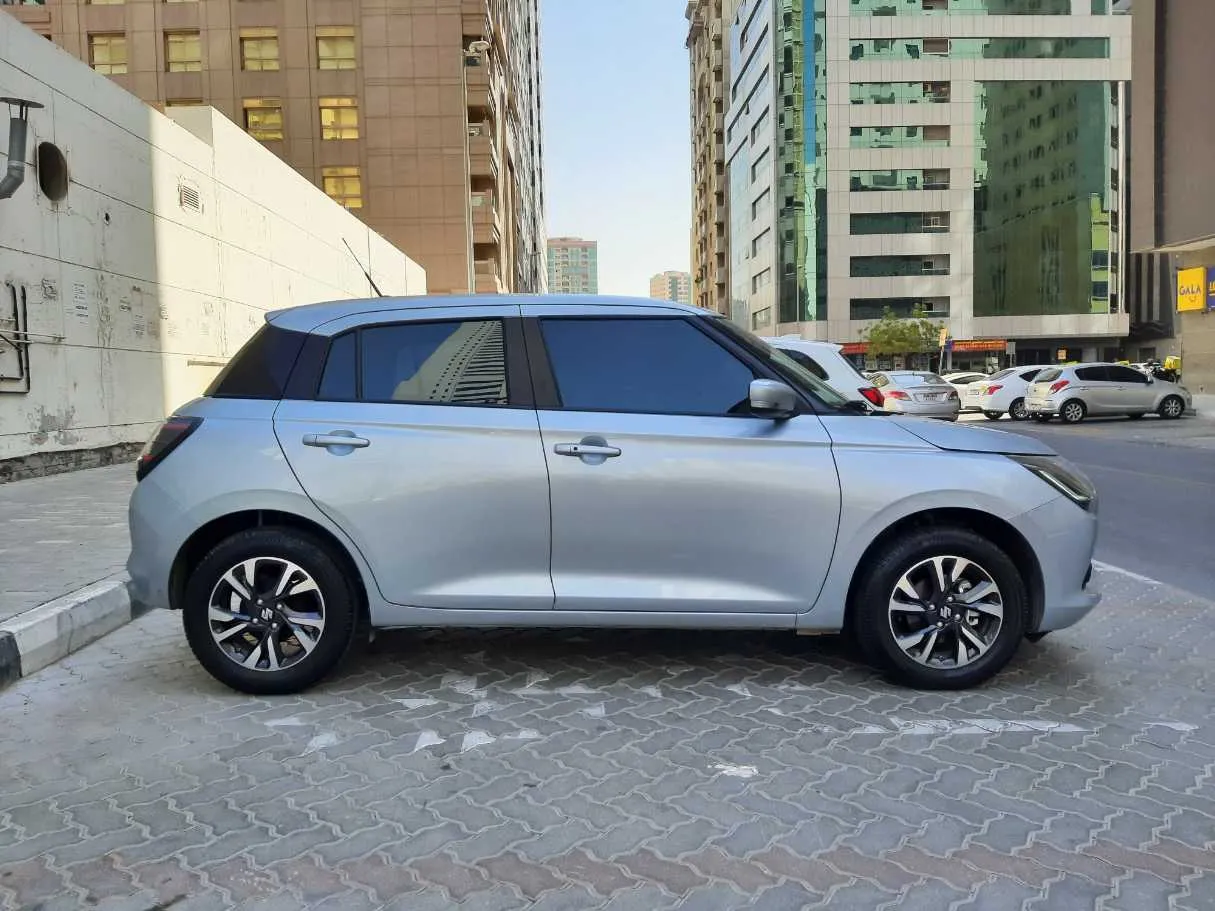 Car image 3