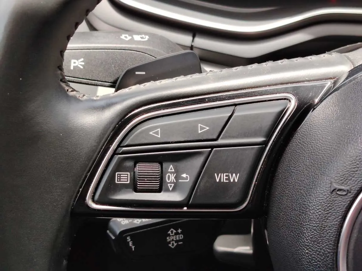 Car image 36