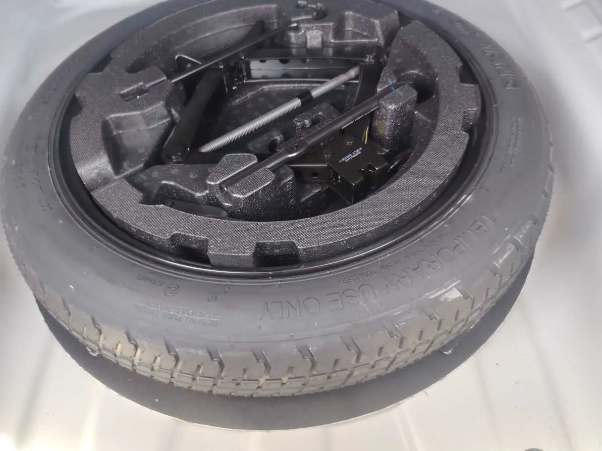 Car image 38