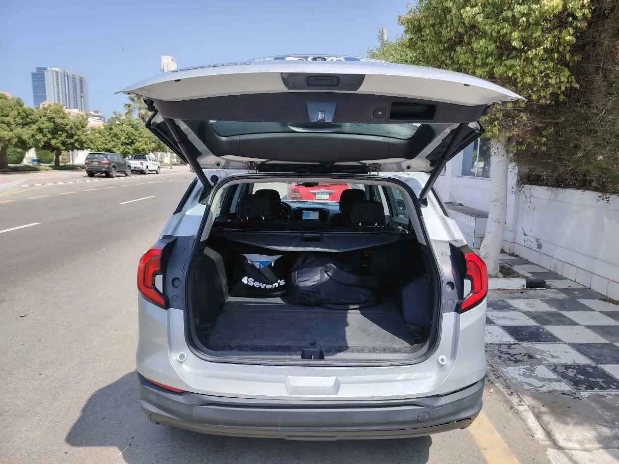 Car image 30