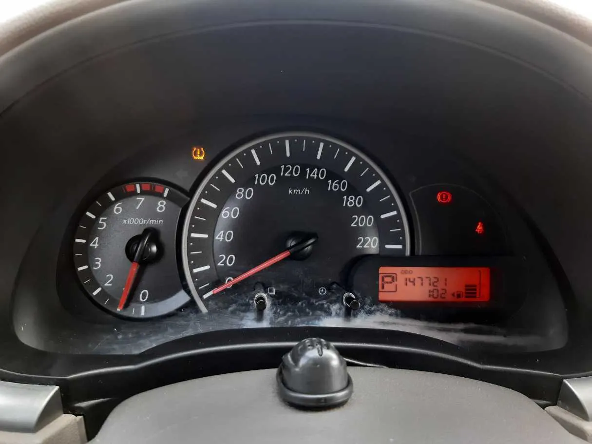 Car image 18