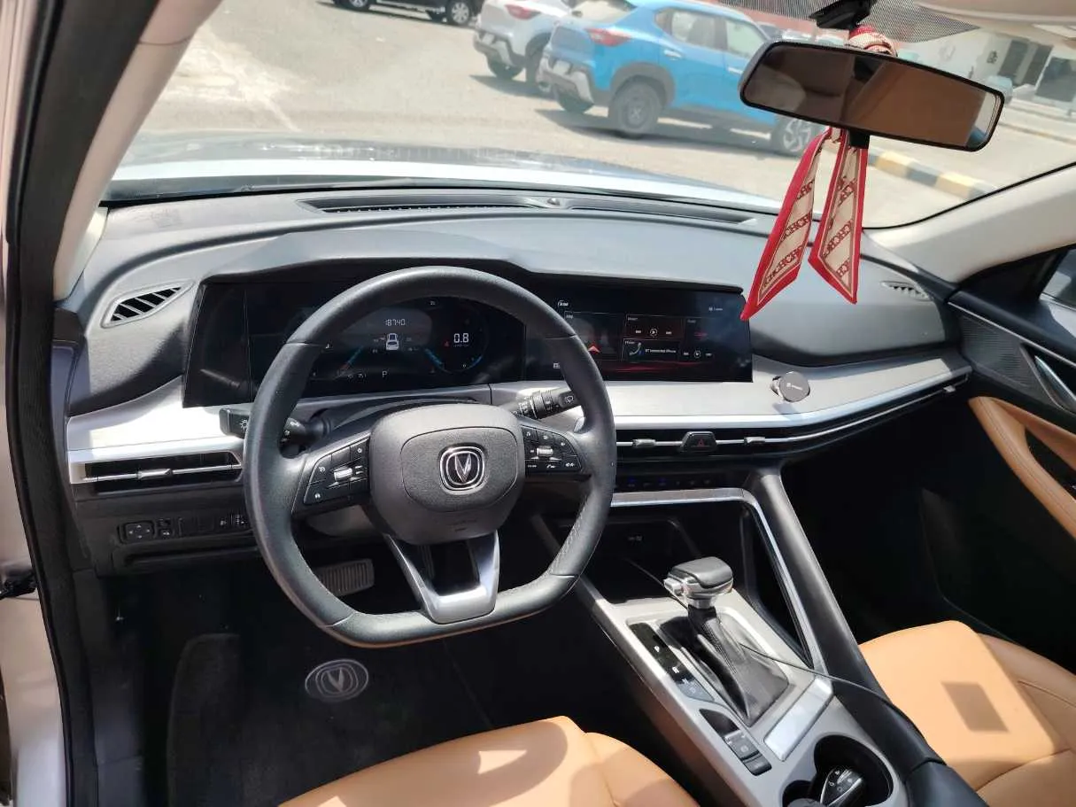 Car image 13