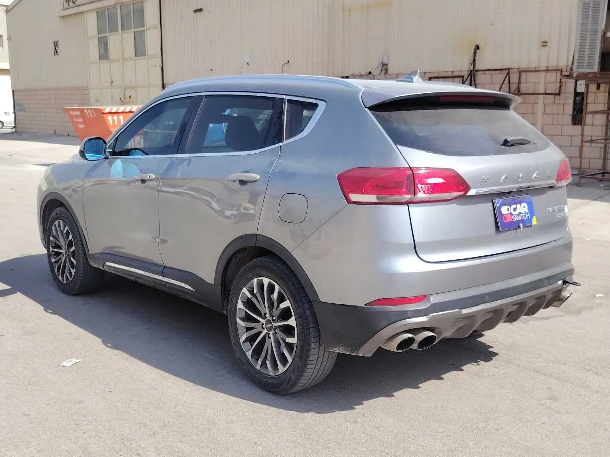 Car image 7