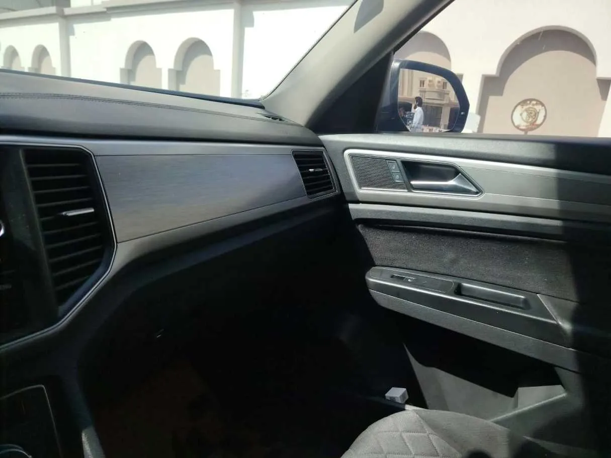 Car image 42