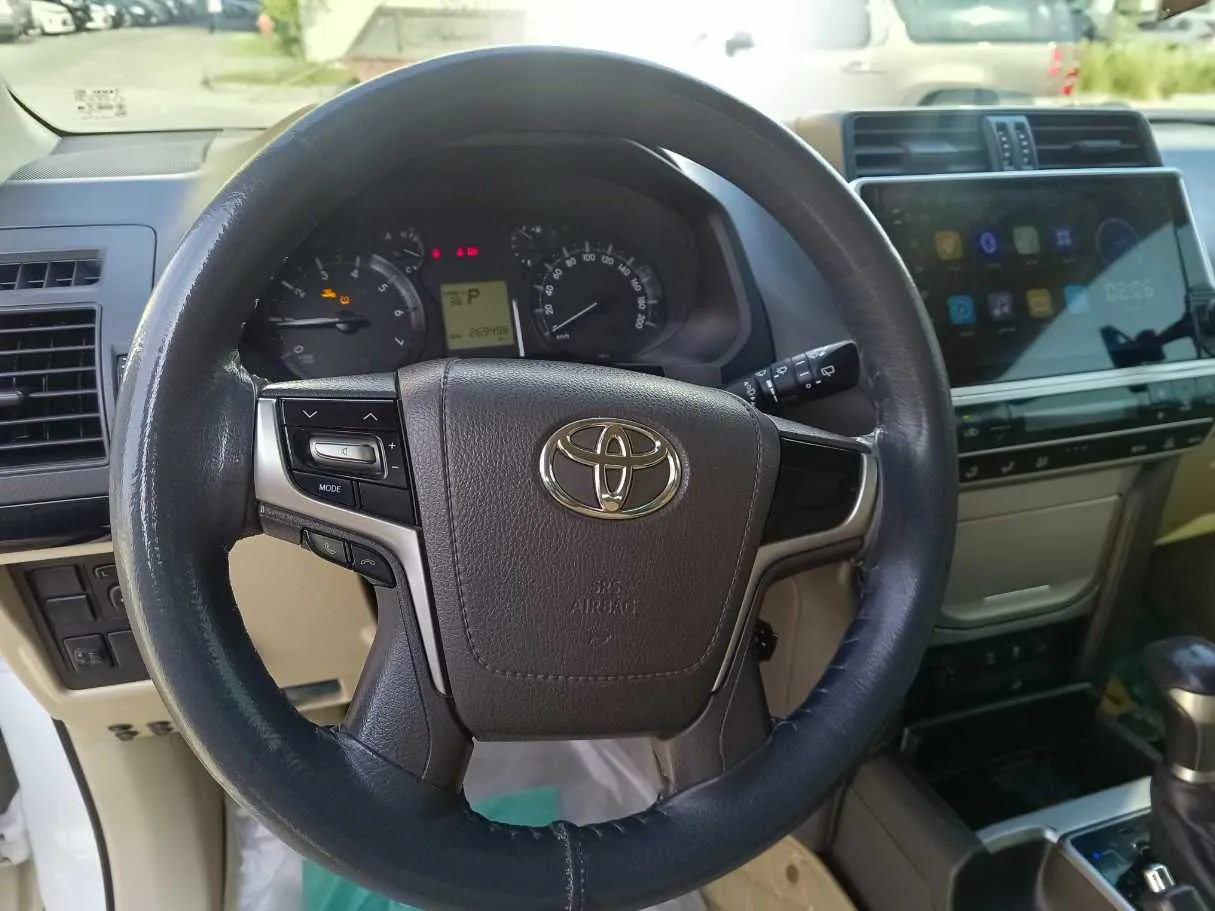 Car image 23