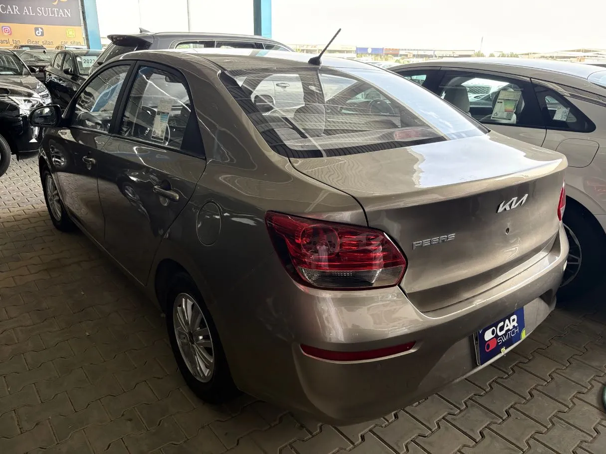 Car image 6