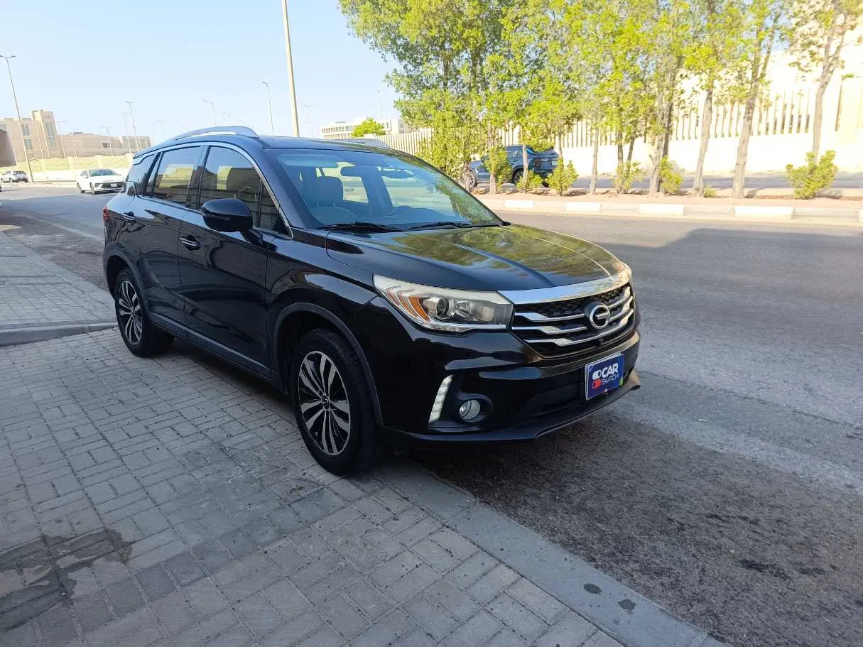 Car image 3