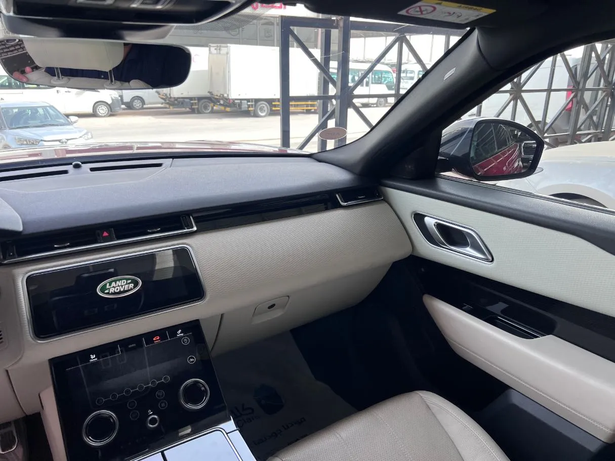 Car image 29