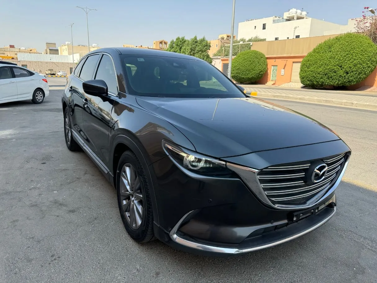 Car image 3