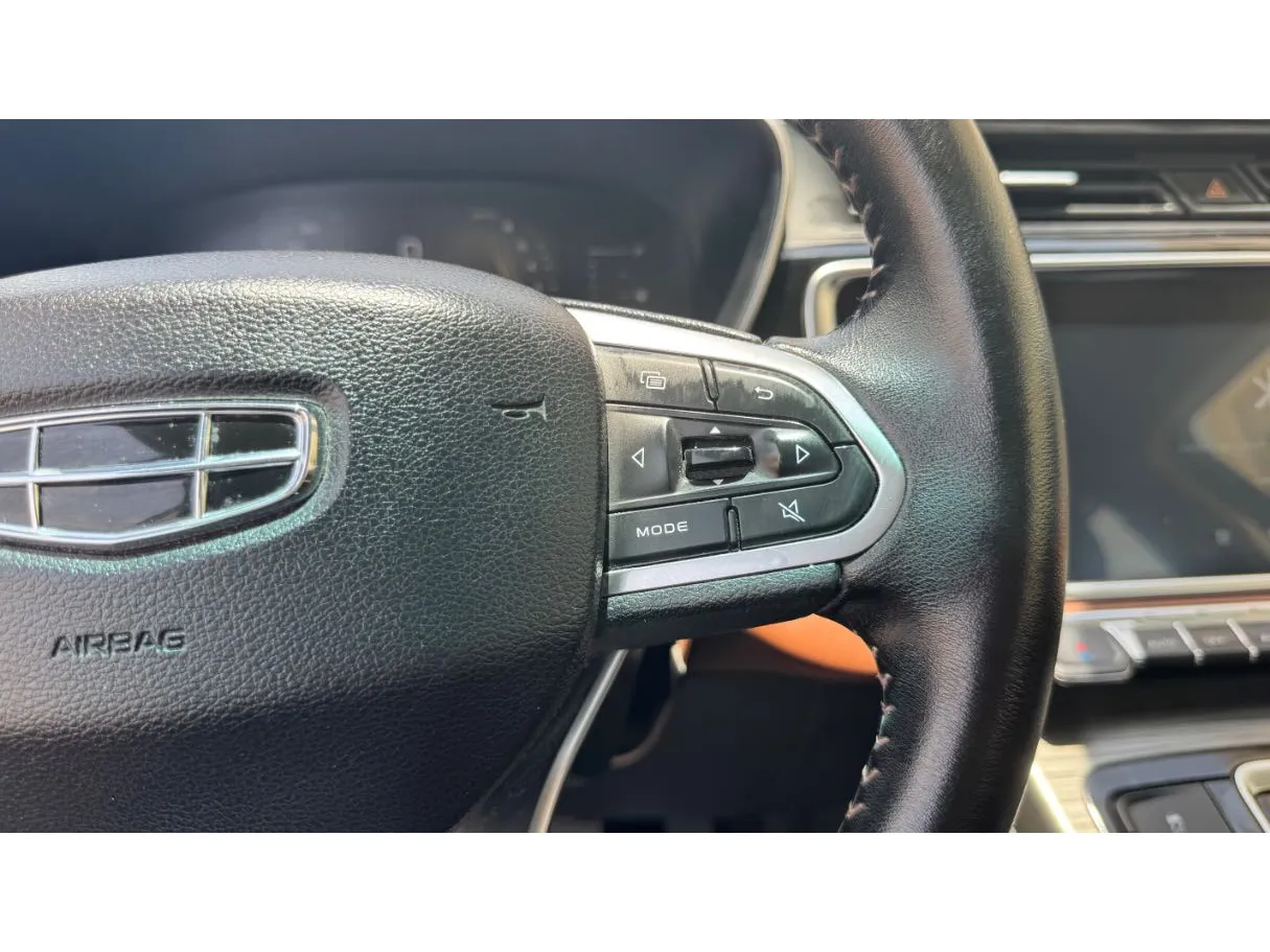 Car image 18