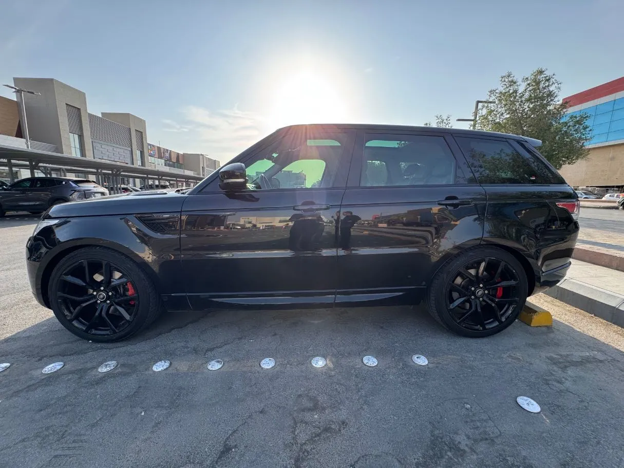 Car image 8
