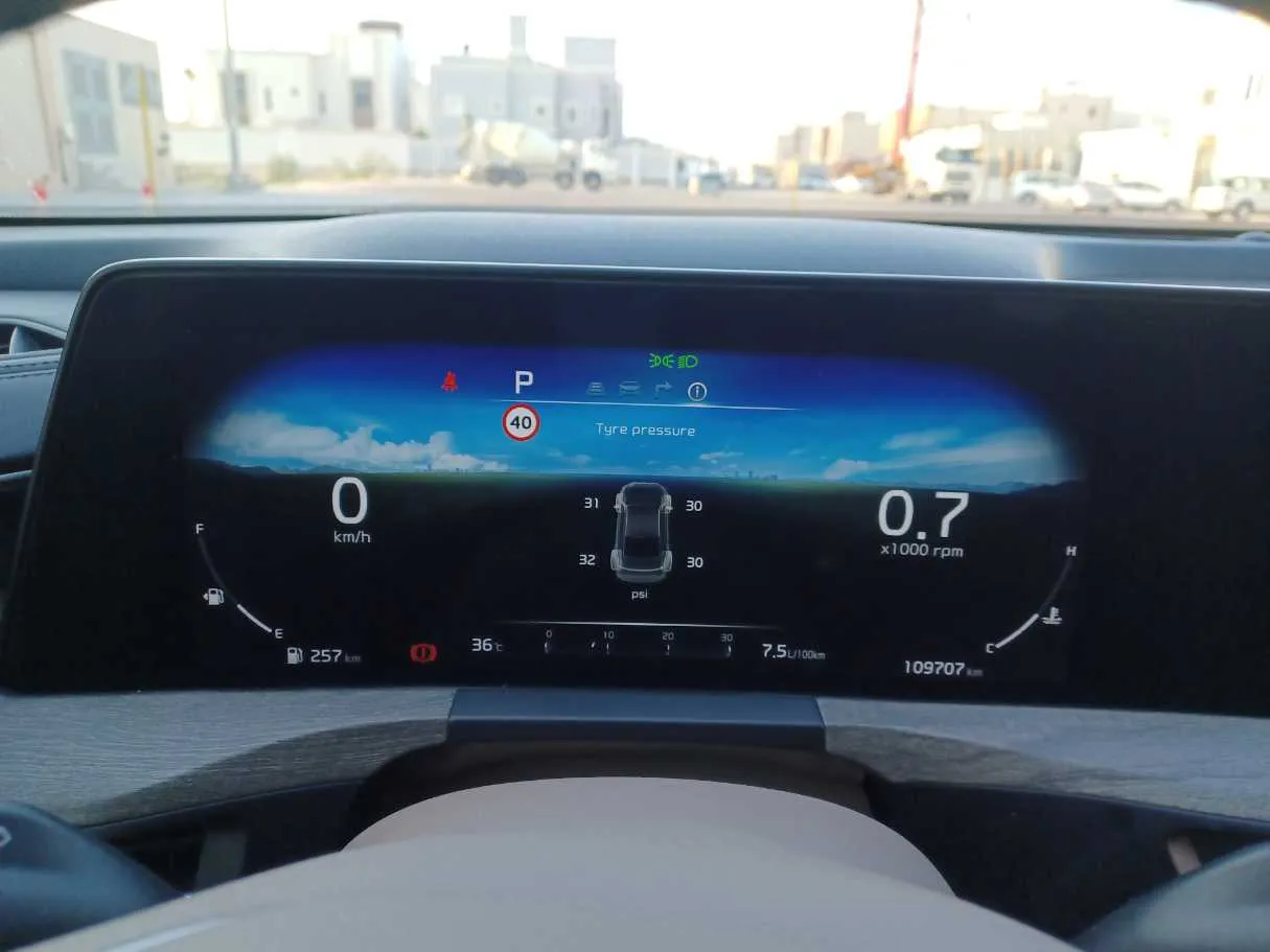 Car image 16