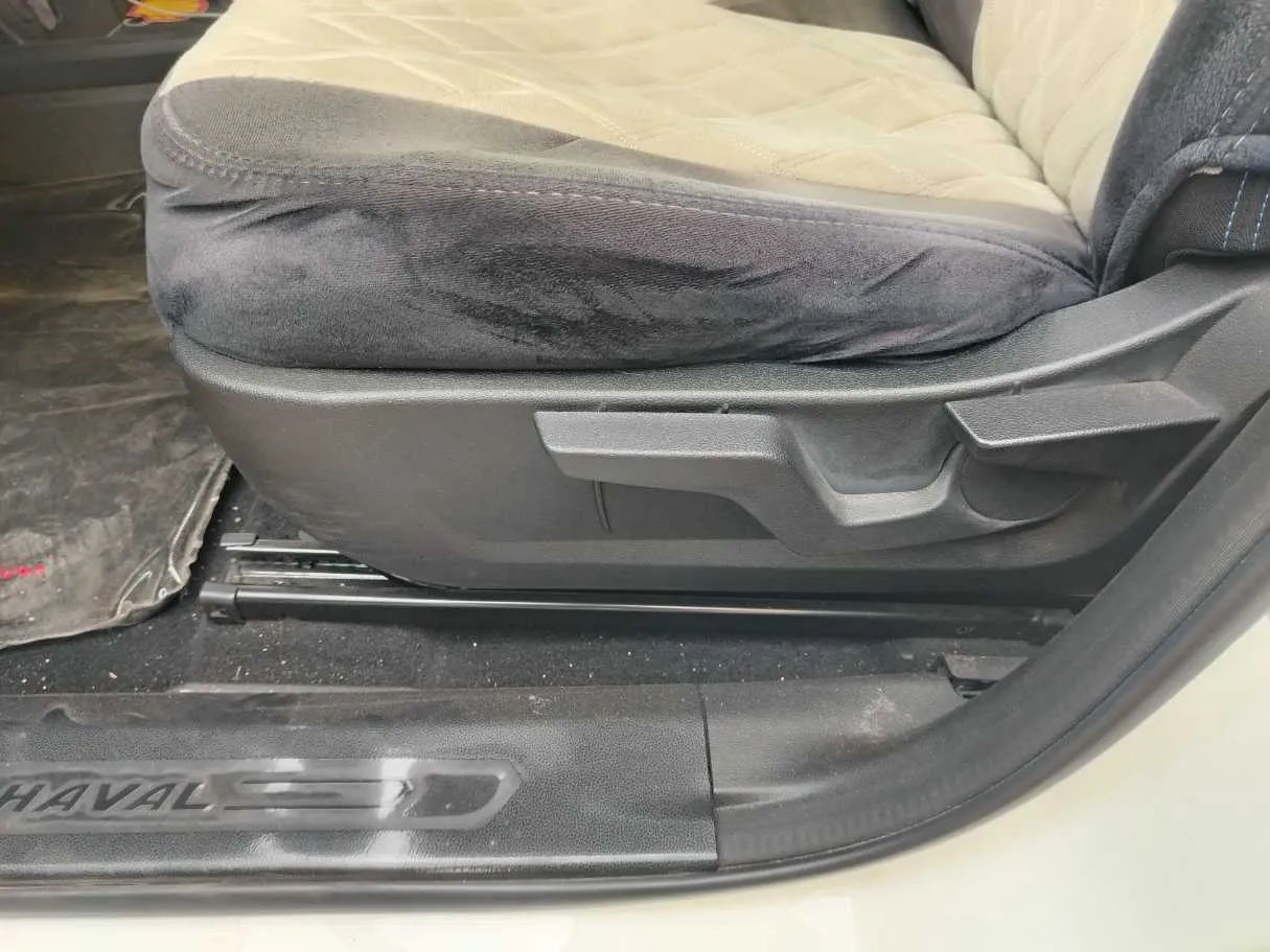 Car image 33
