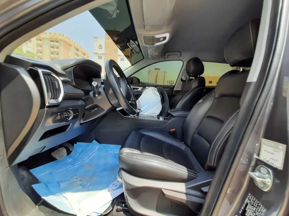 Car image 13