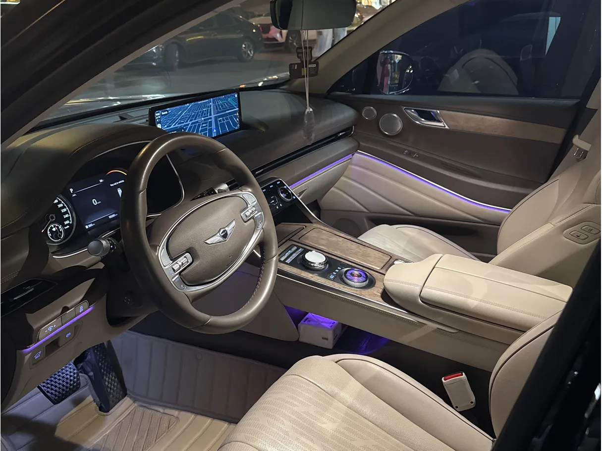 Car image 5
