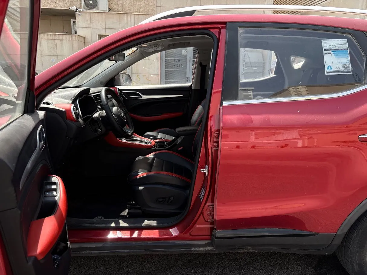 Car image 11