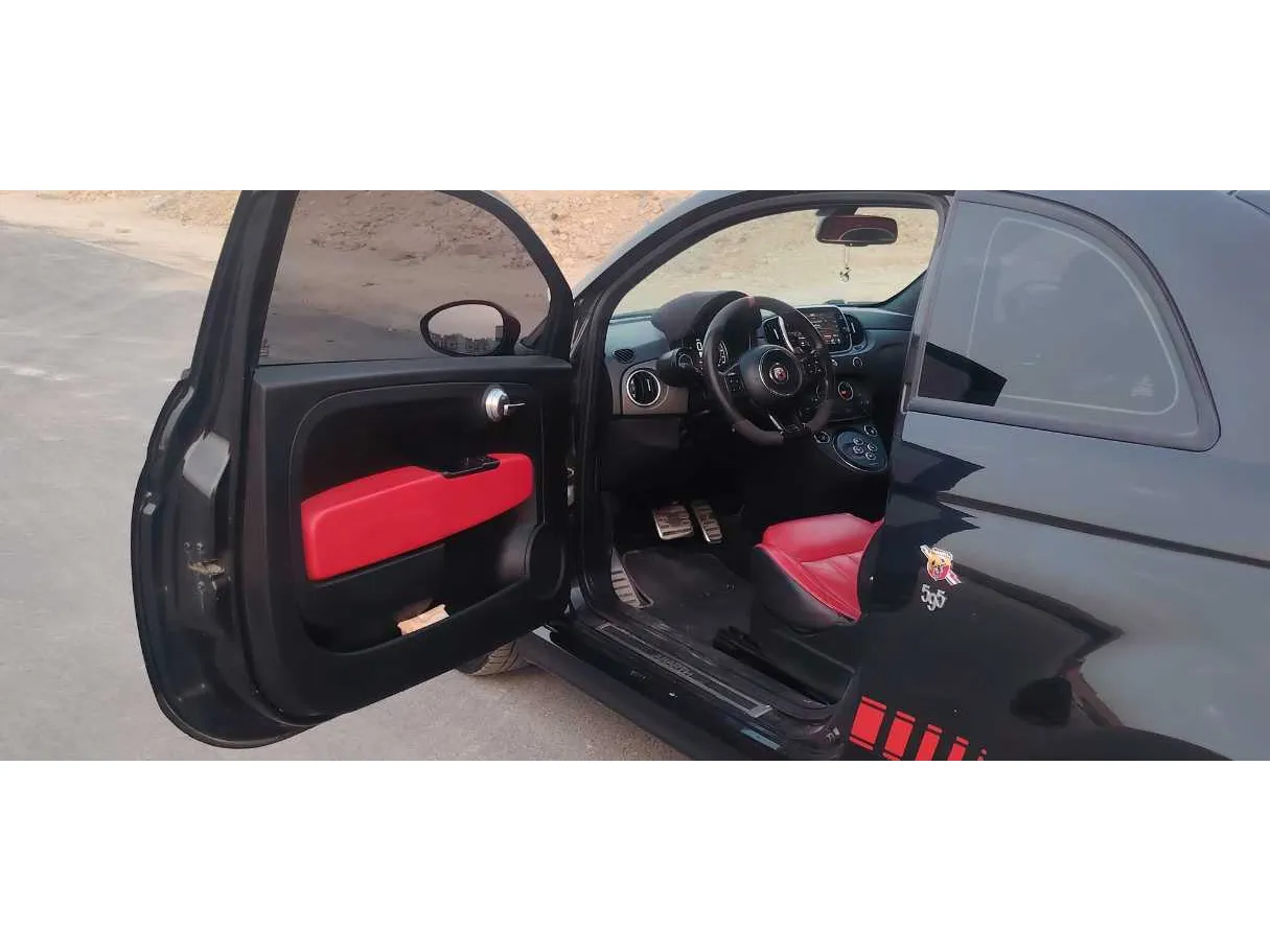 Car image 11