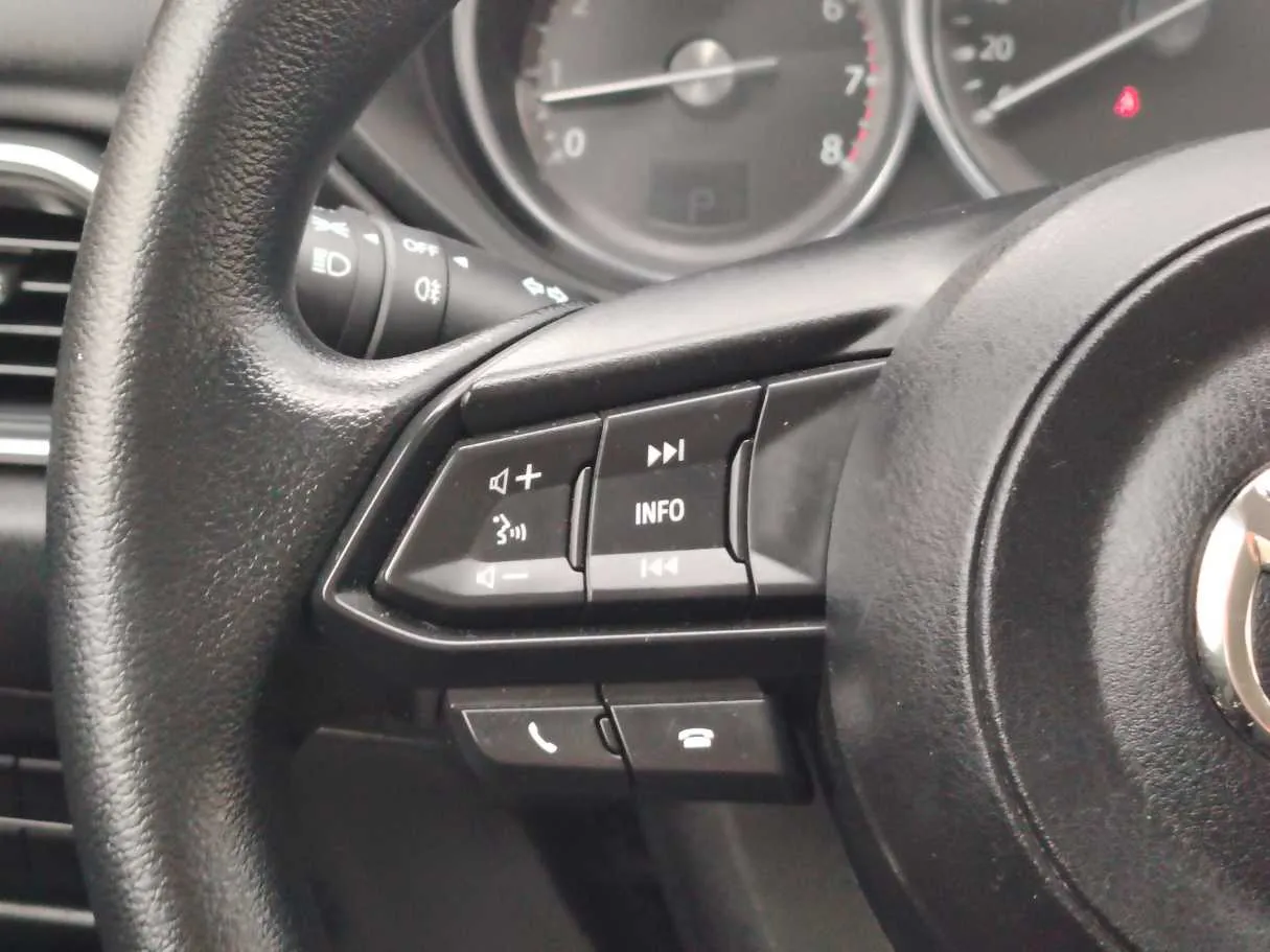 Car image 30