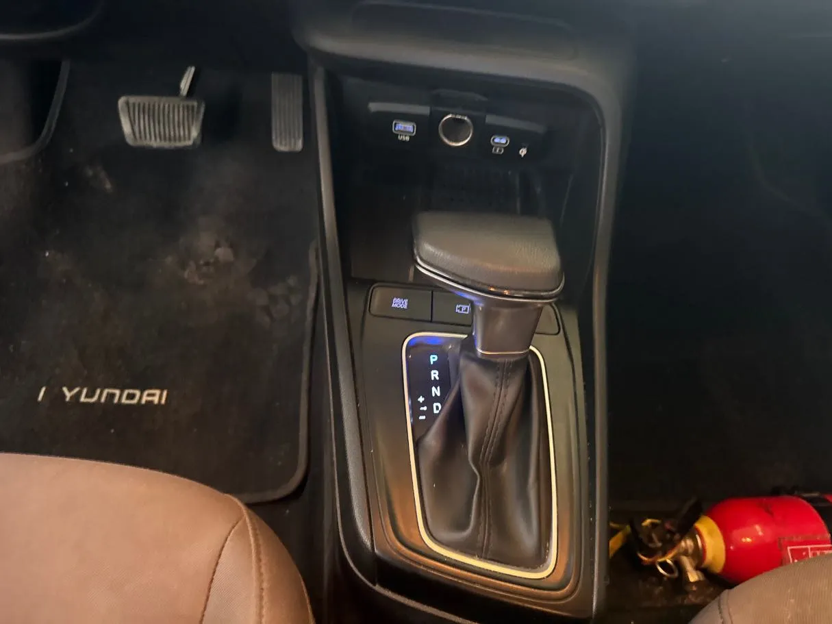 Car image 11