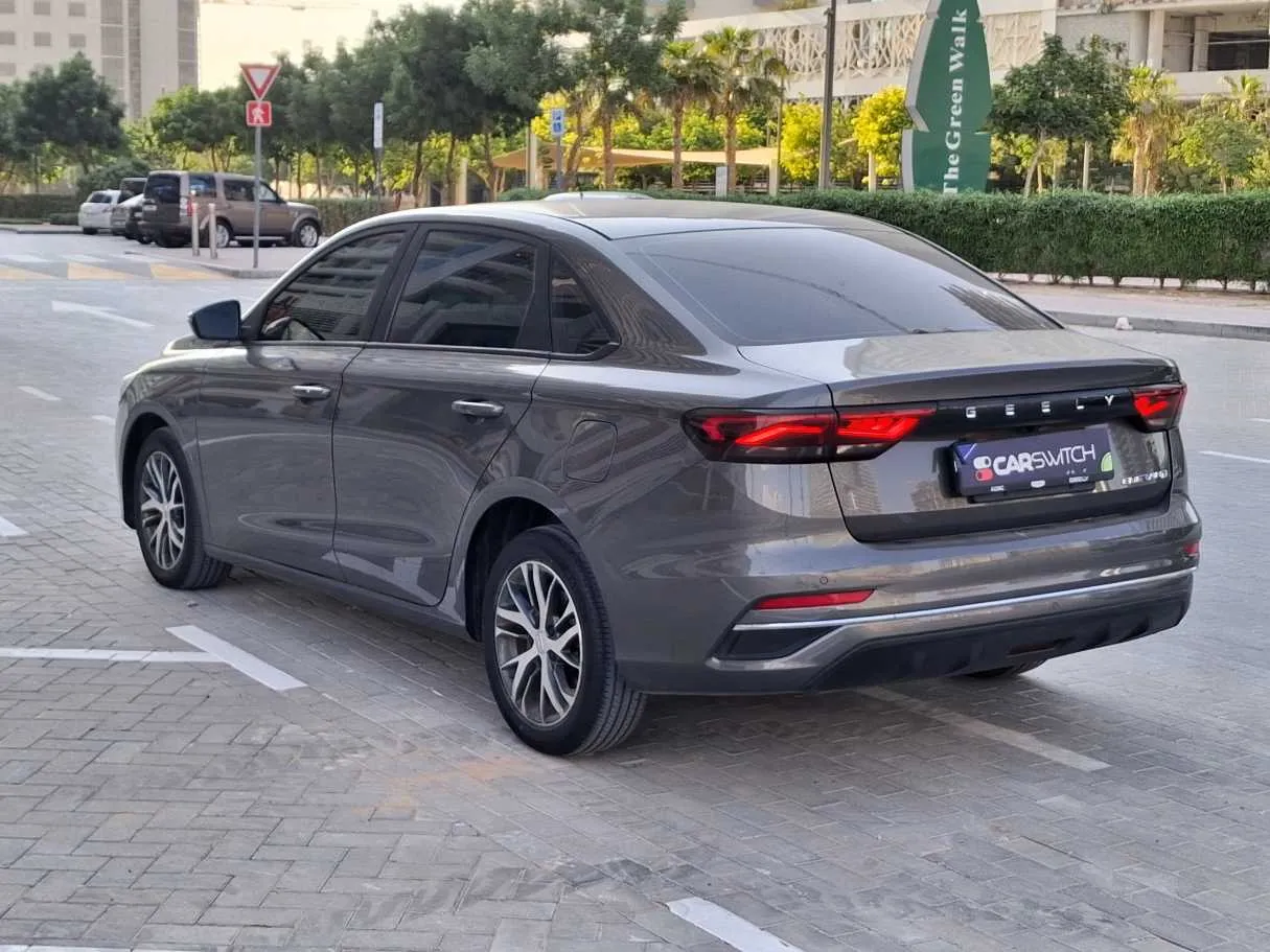 Car image 5