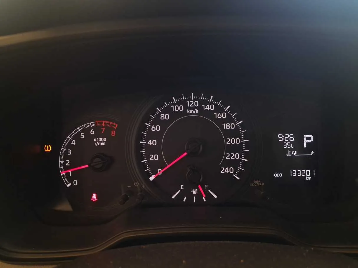Car image 18