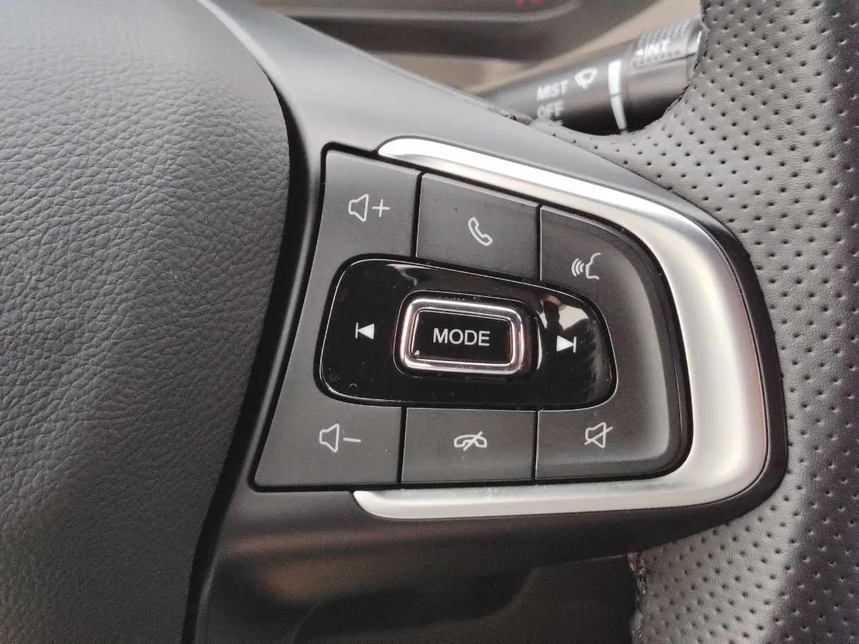 Car image 27